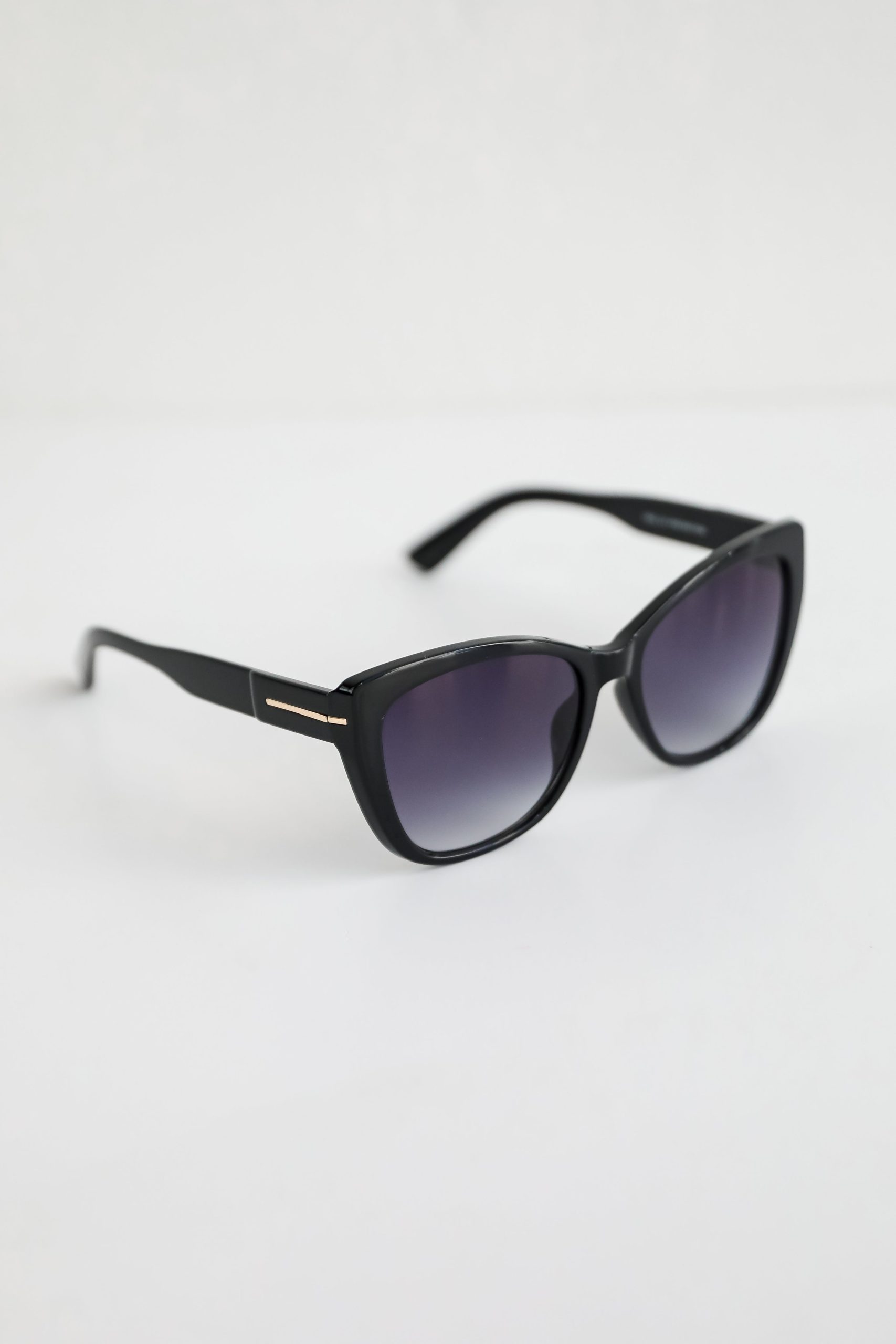 Trendsetting Take Black Cat Eye Sunglasses - Image 5