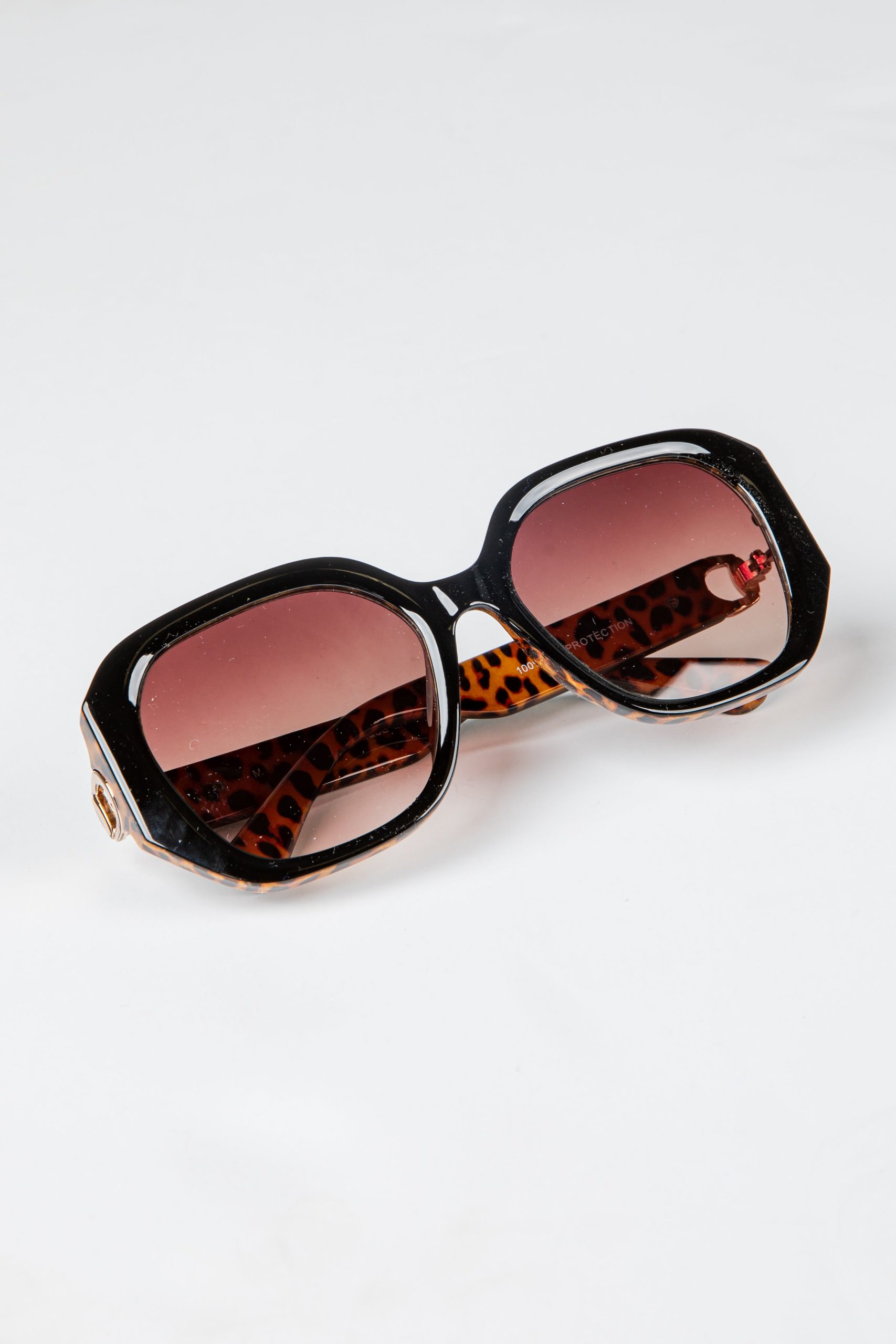 Bon Voyage Black Cheetah Print Round Sunglasses - Image 2