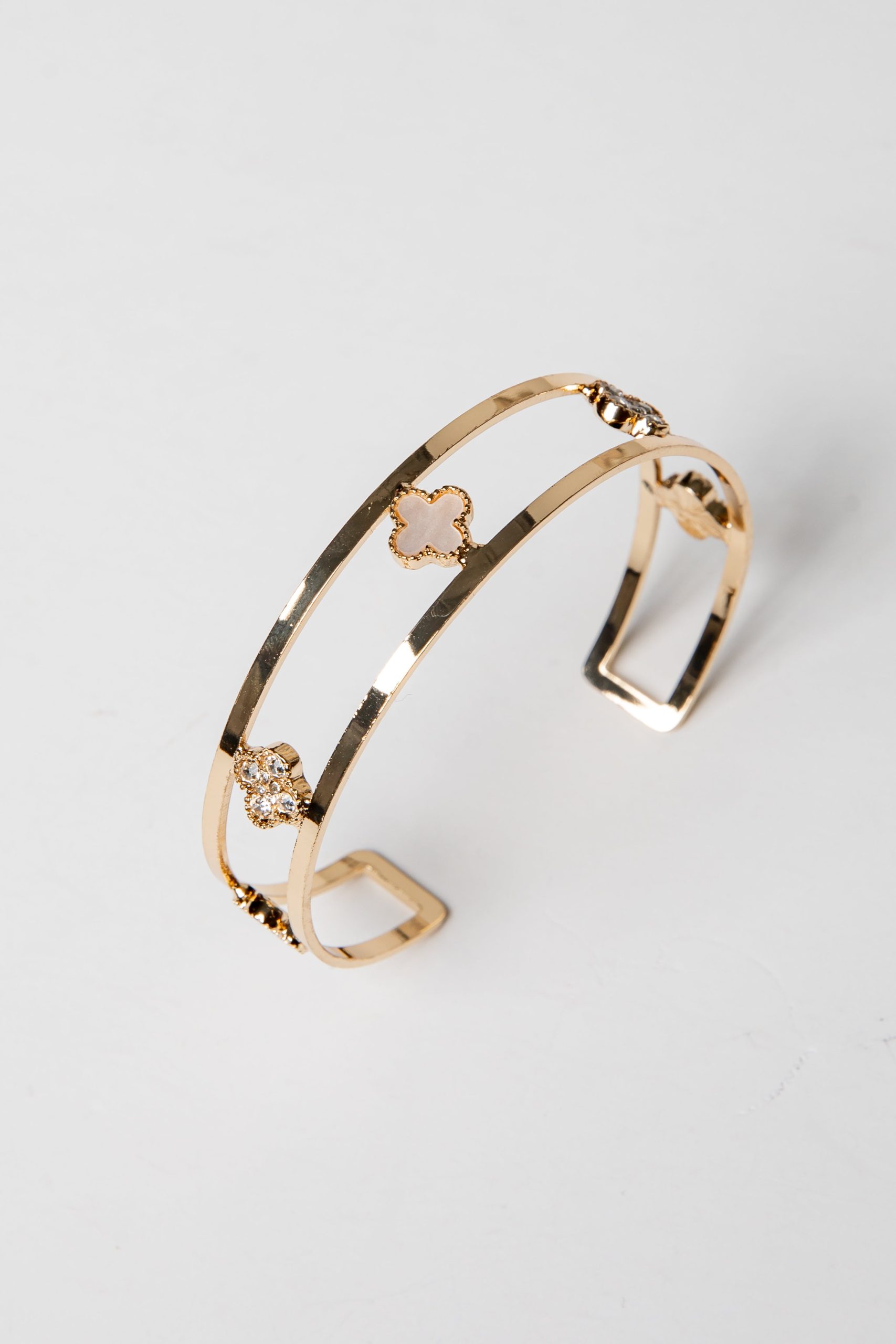 Vienna Golden Quatrefoil Charm Bangle Bracelet Set - Image 4