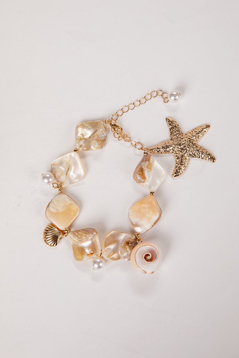 Everly Shell Natural Charm Bracelet