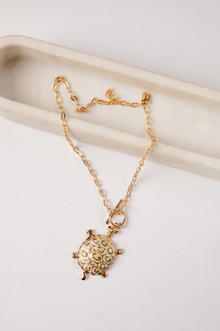 Sloane Coastal Natural Charm Necklace
