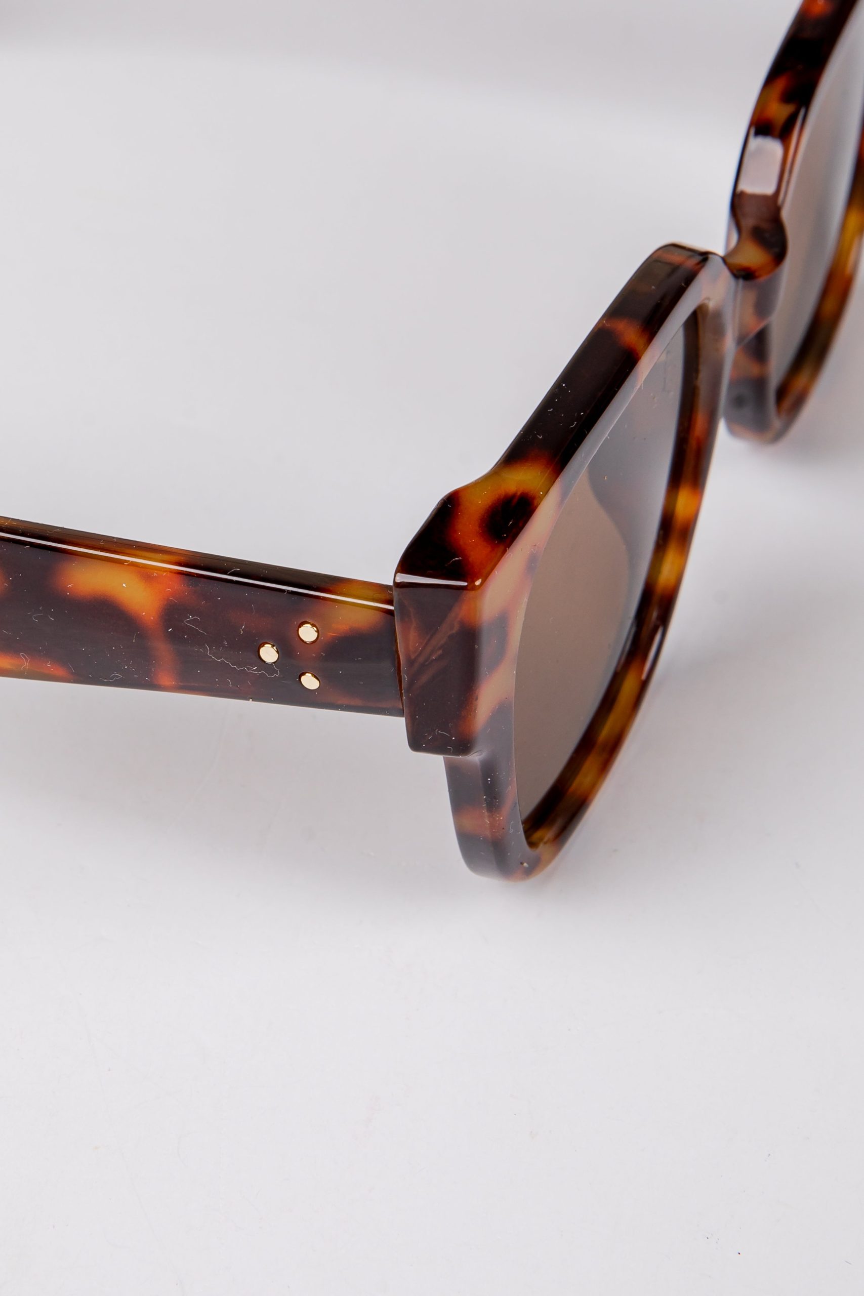 Sunset Drive Tortoise Oversized Square Sunglasses - Image 4