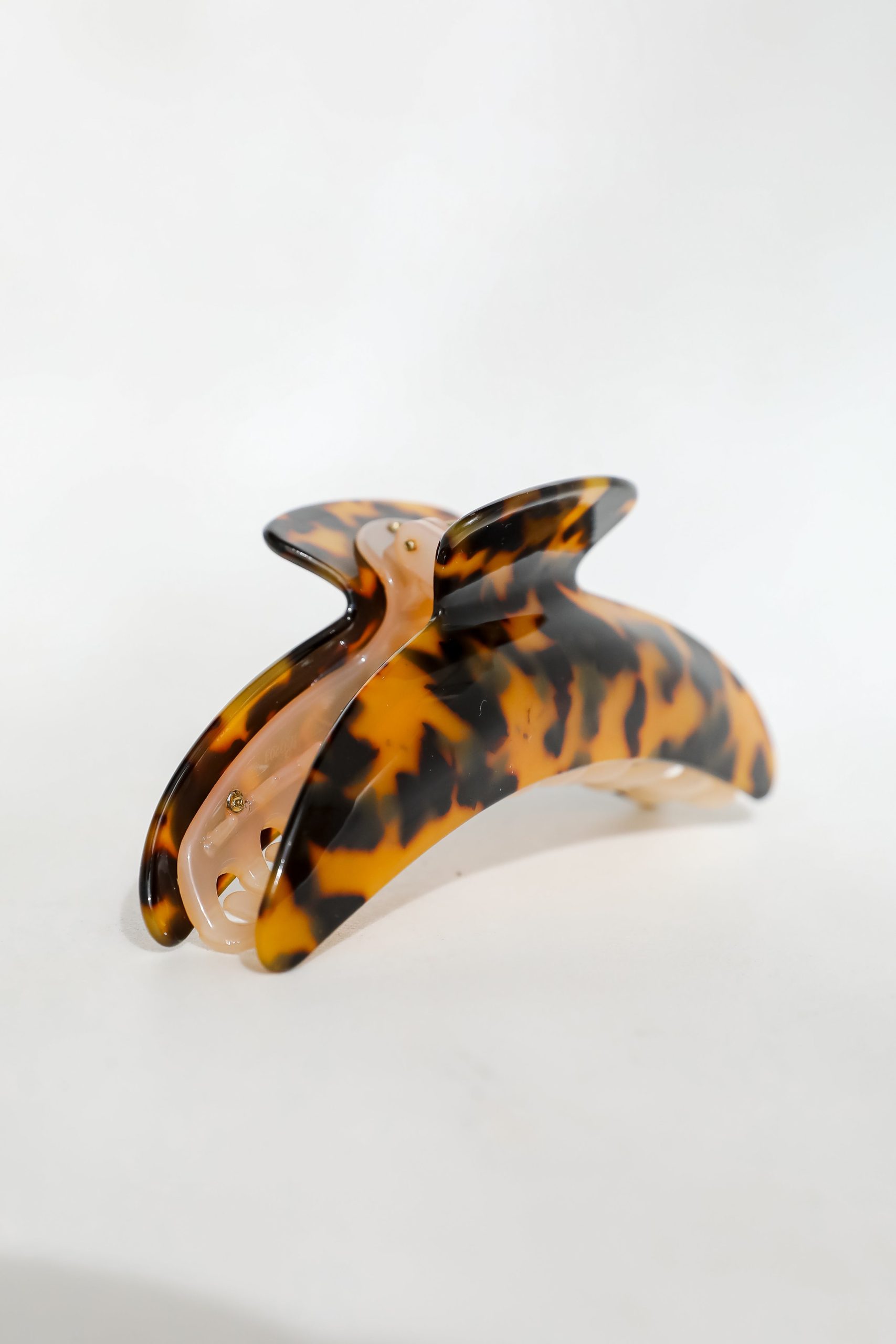 Luxe Accent Tortoise Acrylic Claw Hair Clip - Image 2